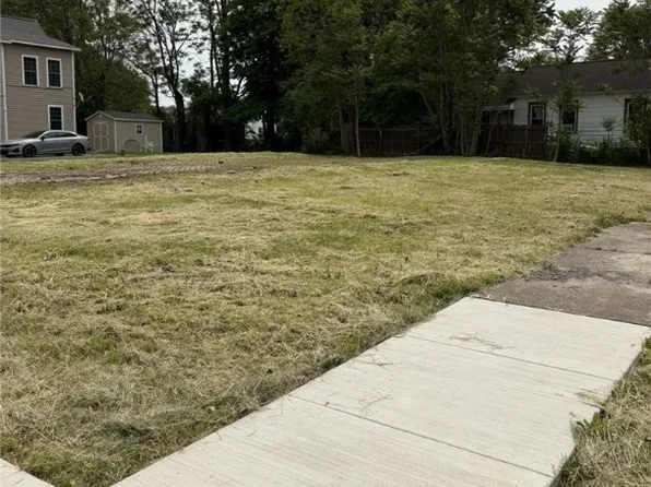 523 Marcellus St #1, Syracuse, NY 13204