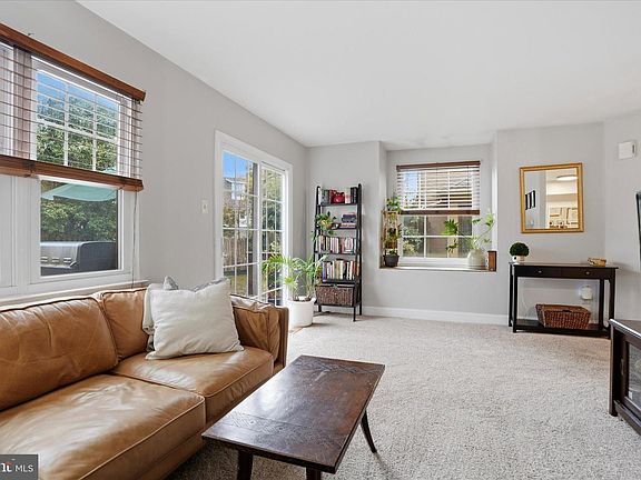 5th image of 415 Eagle Rd #8