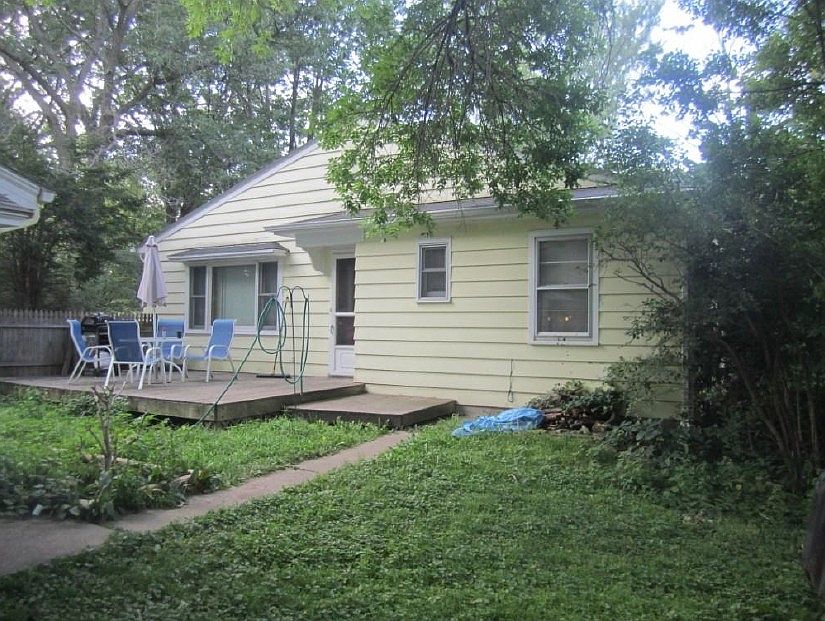 2nd image of 1345 Hawthorne Ave