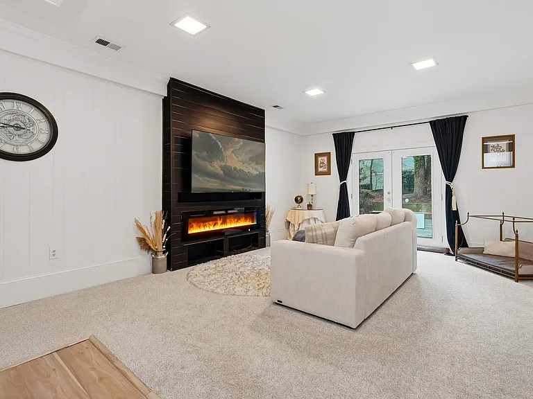 2525 Spalding Dr — Photo 13