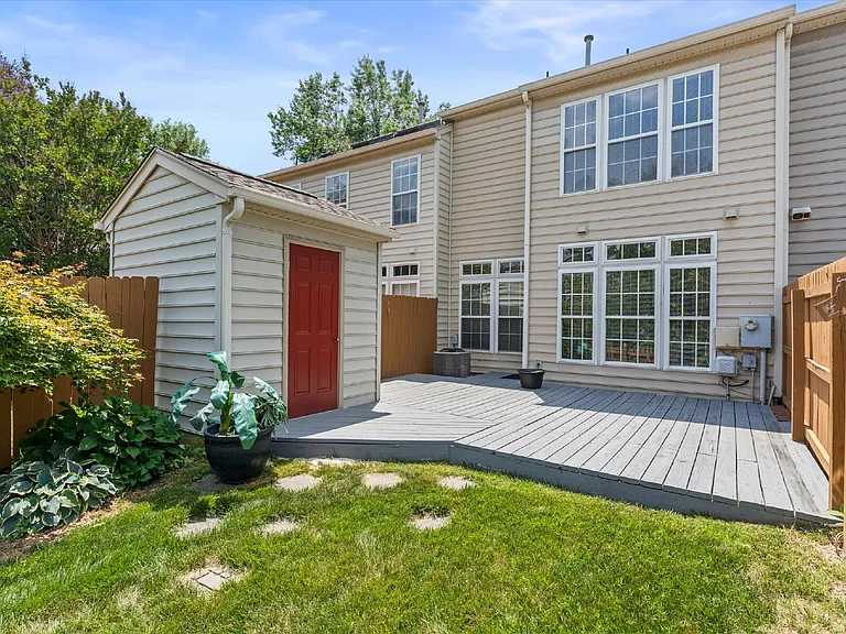 7813 Villa Pl — Photo 33