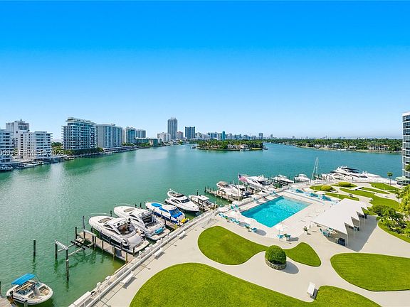 4th image of 900 Bay Dr #702/704