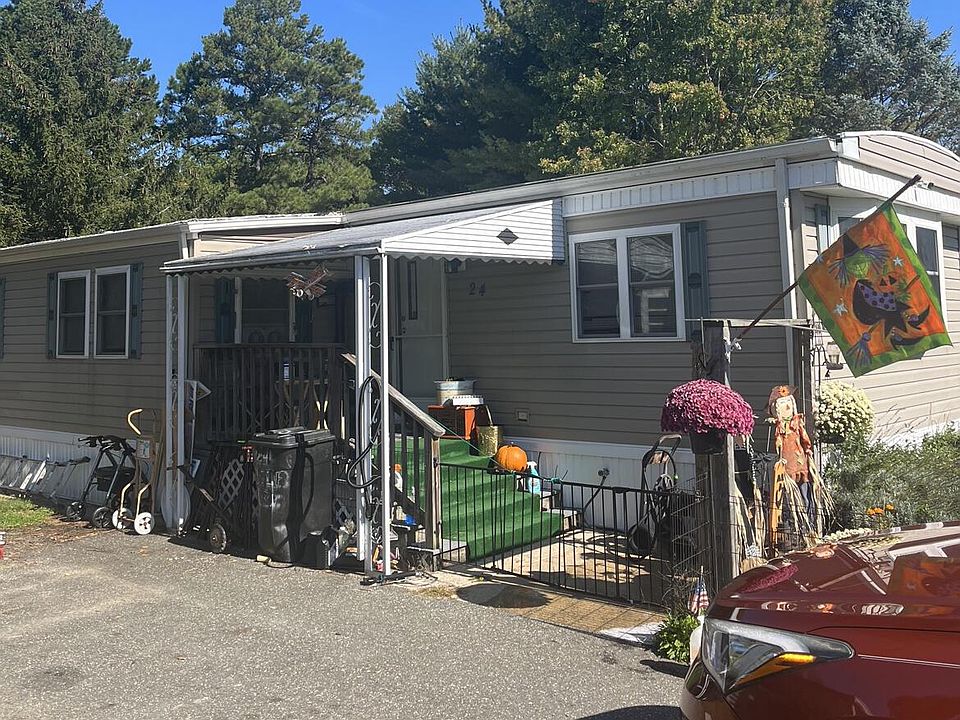 1st image of 24 Eagle Dr
