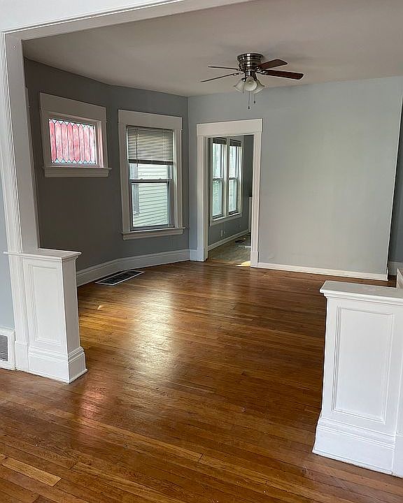1st image of 431 Hoyt St
