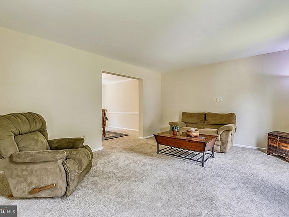 2nd image of 507 Fox Den Ln