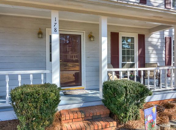 3rd image of 178 Evergreen Dr