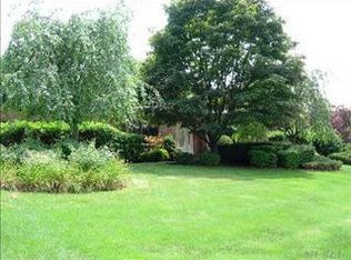 161 Bristol Dr, Woodbury, NY 11797