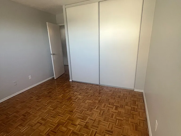 123 Bloor St W #307 — Photo 6