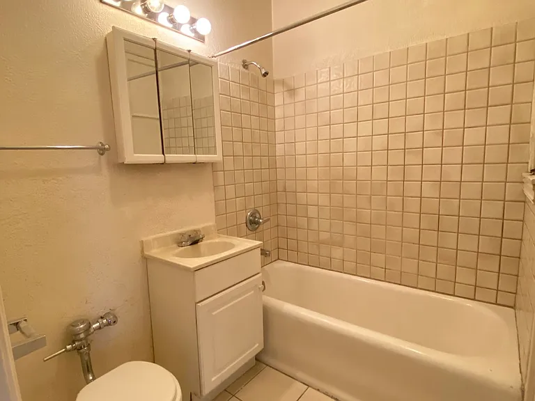 360 Hyde Street — Photo 11