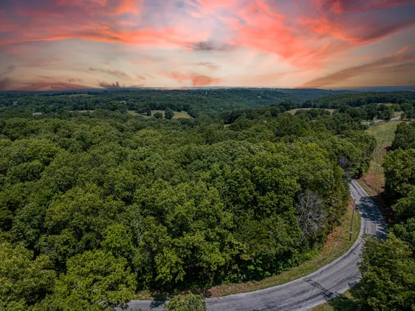 000 Fruit Farm Road, Hollister, MO 65672