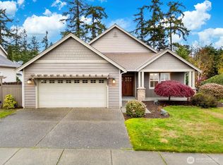 2882 SW Fairway Point Dr, Oak Harbor, WA 98277