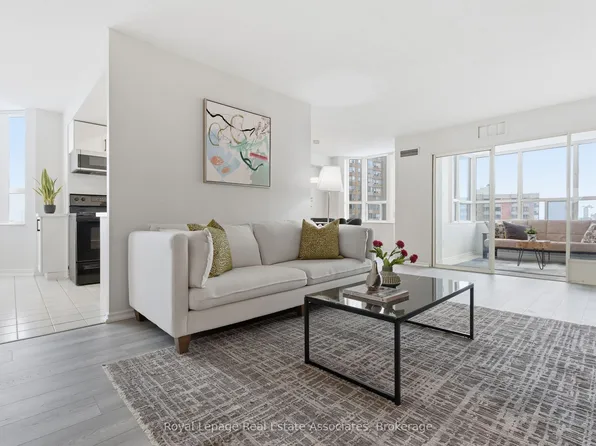 10 Malta Ave #1004, Brampton, ON L6Y 4G6