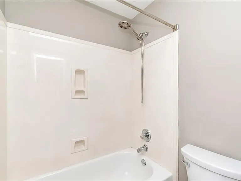7490 Quency Dr — Photo 39