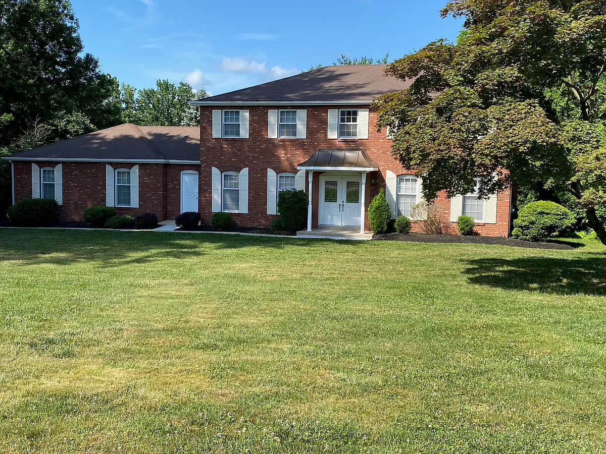 Building Photo - 610 Westmont Dr
