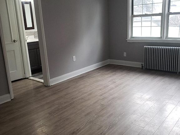 5th image of 447 Maryland St APT 4