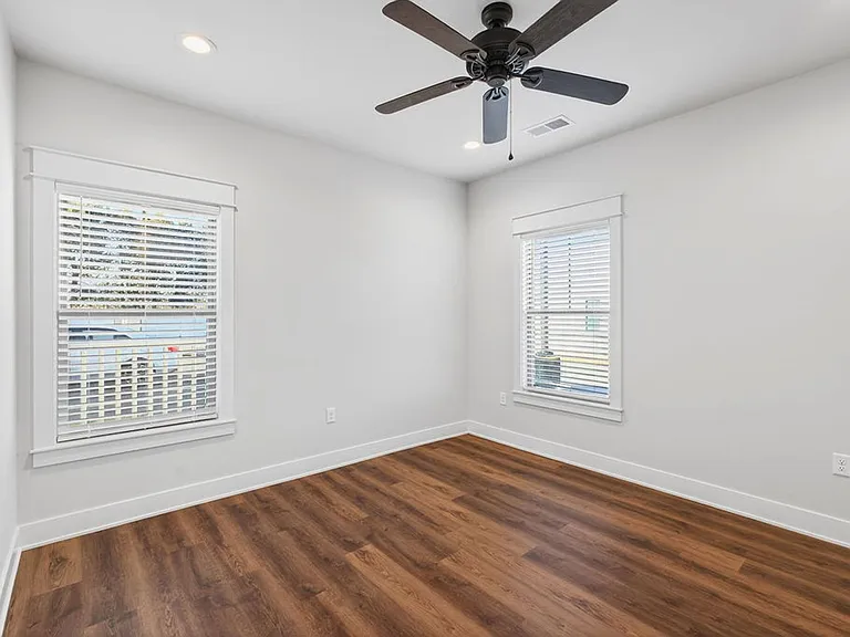 2805 Raintree Dr — Photo 9