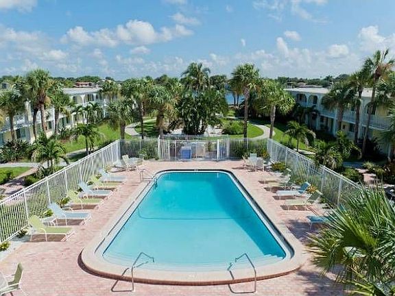 Resort Style Pools