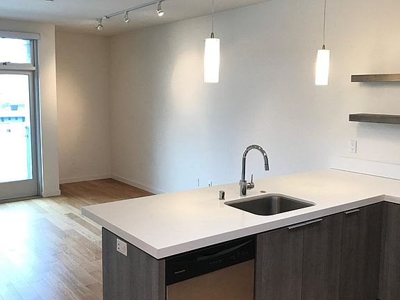 2nd image of 1461 Pine St APT 206