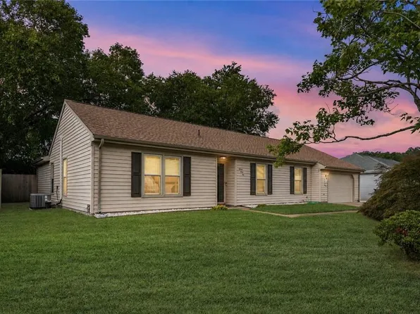 1145 Warner Hall Dr, Virginia Beach, VA 23454