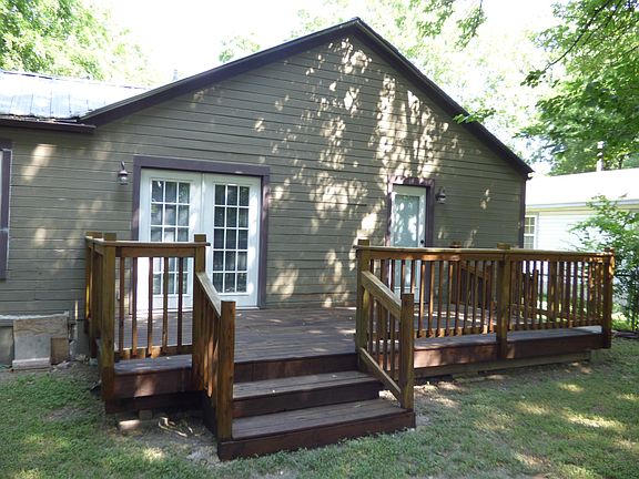 Large deck accessible from Breakfast area and from Master Be