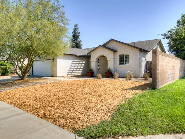 684 W Orange St, Kingsburg, CA 93631