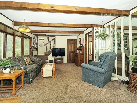 5th image of 65 Bayview Ave