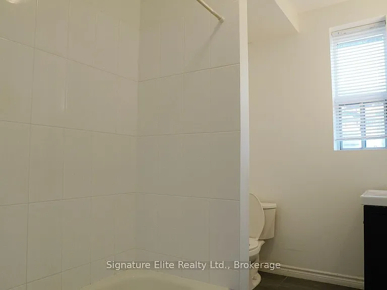 529 Danforth Ave #2 — Photo 7
