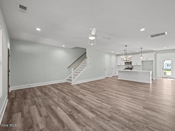 4th image of 3905 Harkers Way