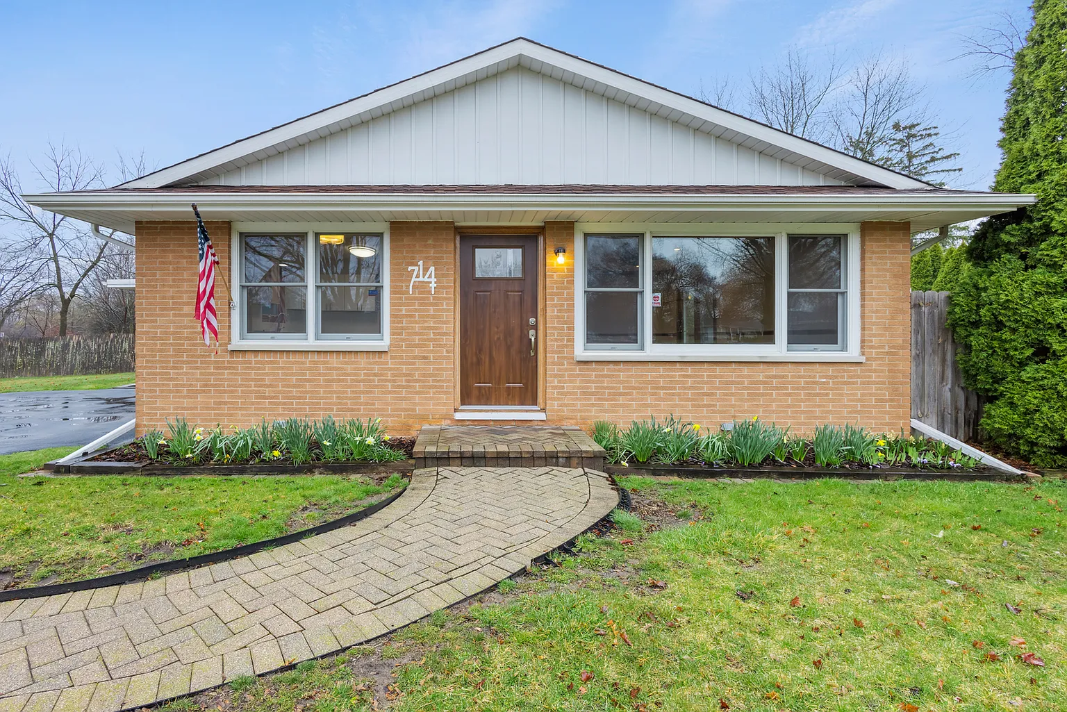 714 Jenkisson Ave photo 1