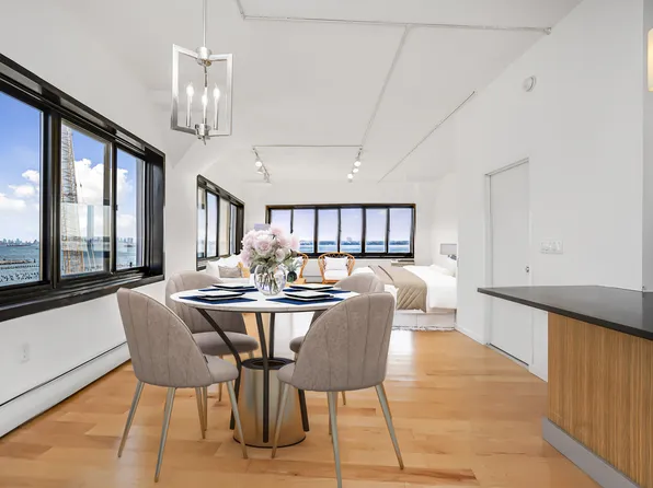 10 Bay Street Landing image 14 of 30