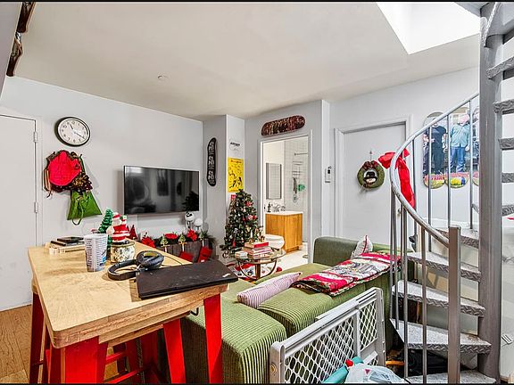 4th image of 292 Stanhope St #5C