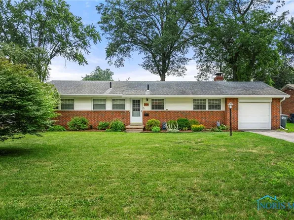 2904 Emmick Dr, Toledo, OH 43606