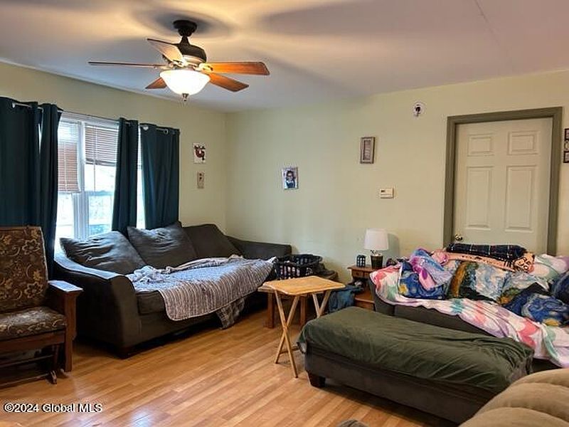 4th image of 44 Mallory Avenue