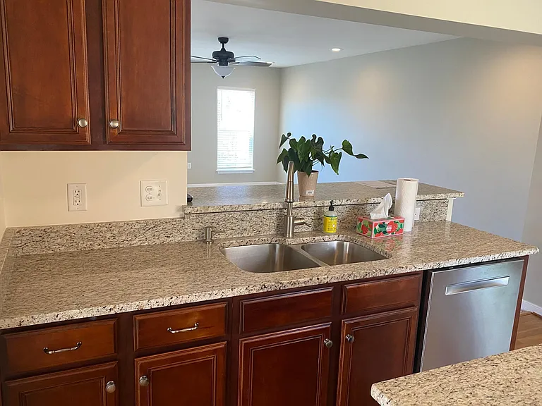 544 Abbey Village Cir — Photo 23