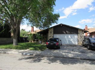 553 Eston Pl, Lancaster, CA 93535