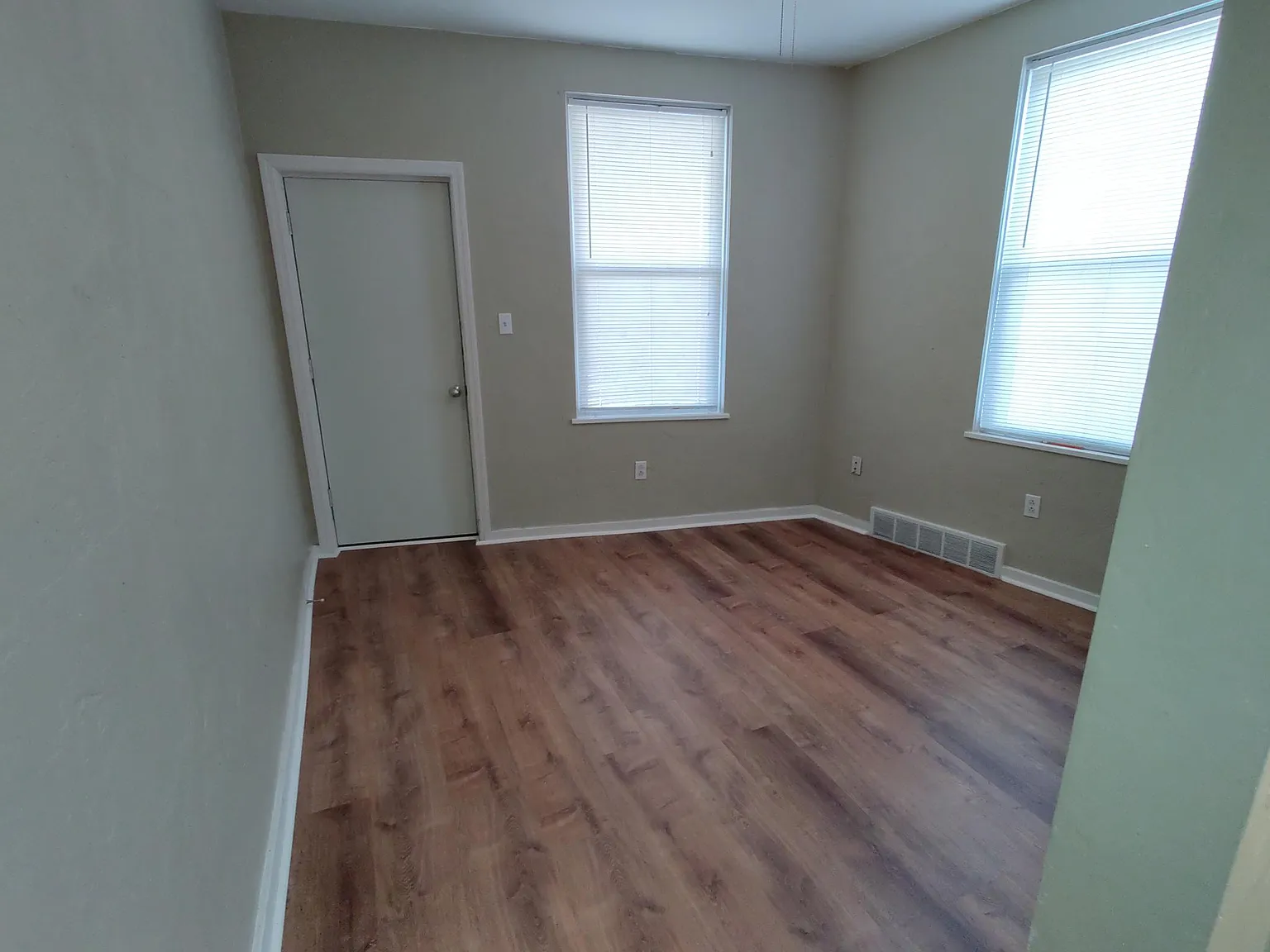 341 Boggs Ave — Photo 4