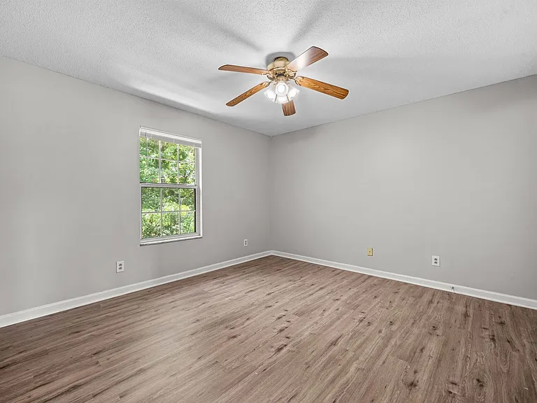 240 Timber Lake Dr — Photo 11