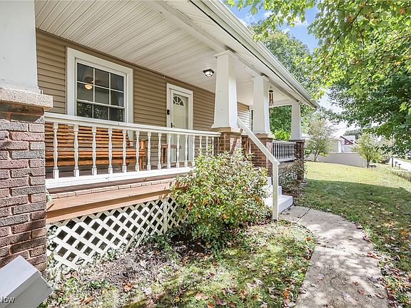 3rd image of 411 Fowlers Ln