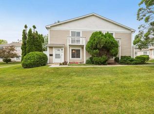 1645 Cornell Dr, Hoffman Estates, IL 60169
