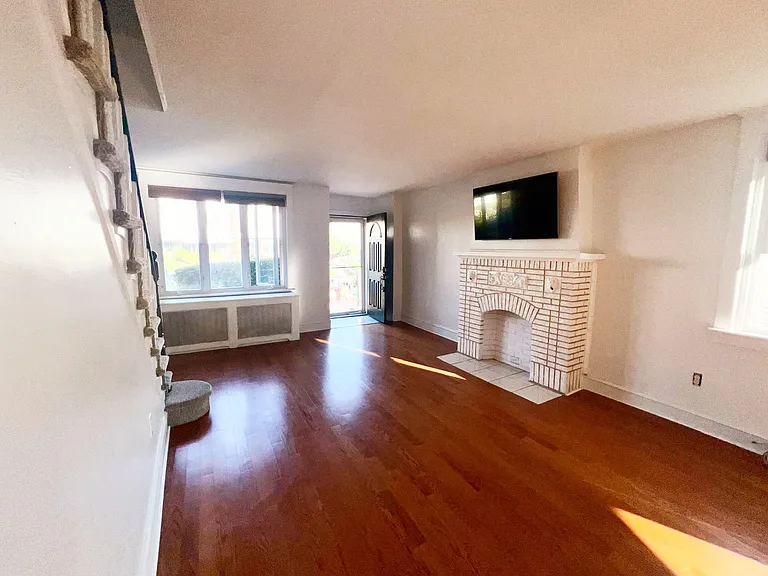 1503 E Mayland St #3 — Photo 3