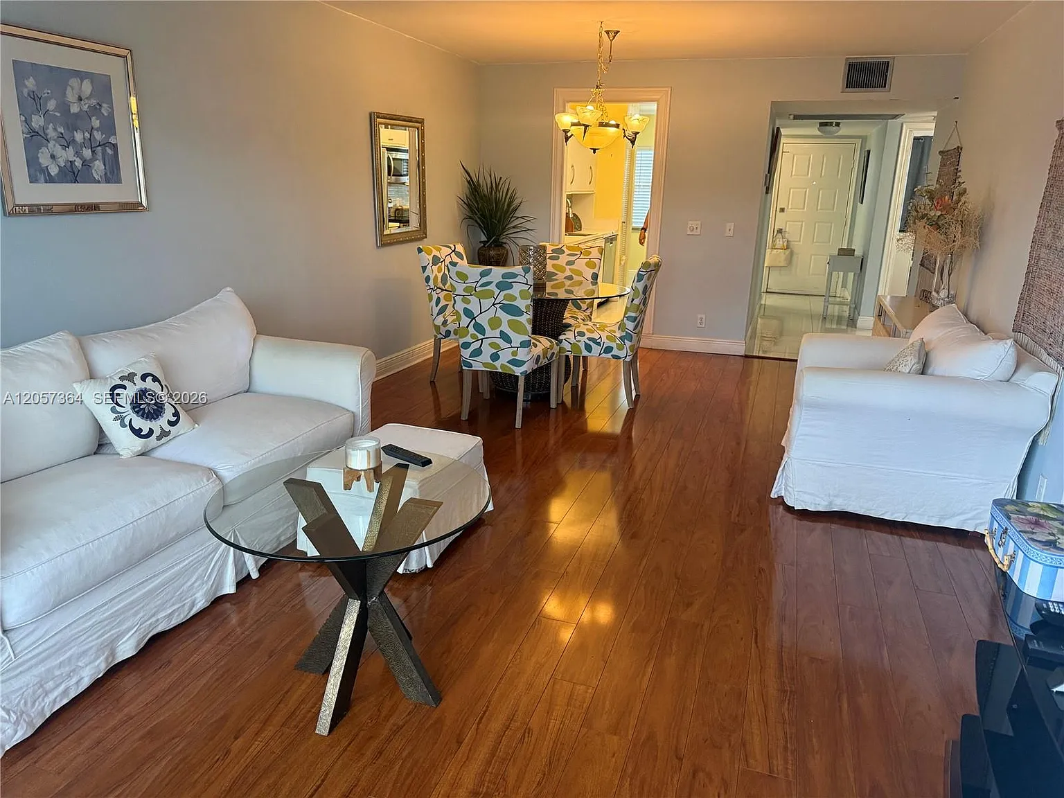 Cambridge At Century Vill — Photo 4