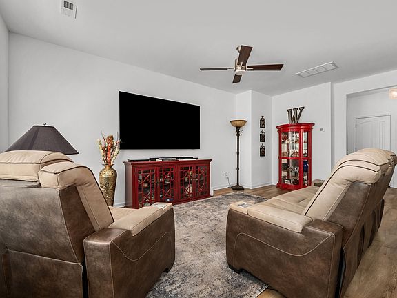 5th image of 2656 Lakevilla Dr #20