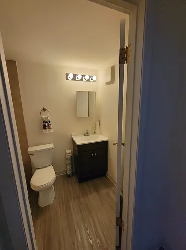 Richmond Manor Apartments — Photo 2