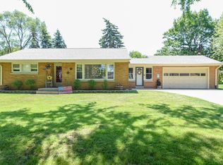 4429 W Norwich Ave, Greenfield, WI 53220
