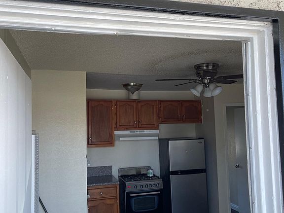 2nd image of 1016 W 109th Pl APT 5