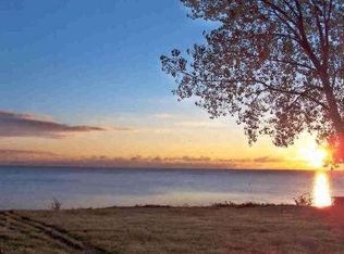 8603 Lakeshore Dr, Pleasant Prairie, WI 53158