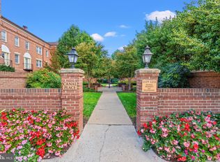 1205 N Pitt St APT 3C, Alexandria, VA 22314