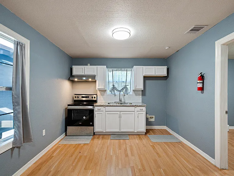 7815 Harding St #B — Photo 11