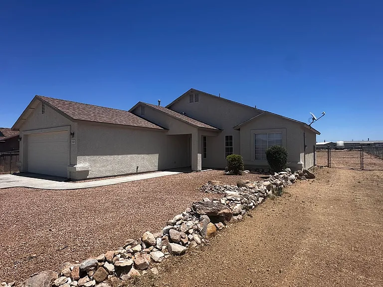 3680 N Rainbow Dr — Photo 2