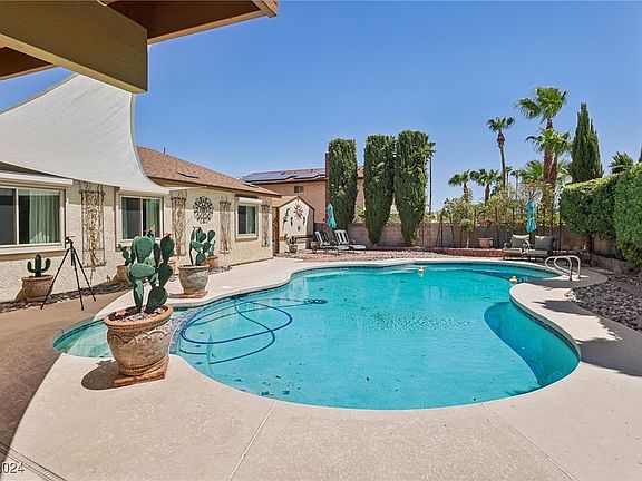 2nd image of 6217 Shadywood Dr